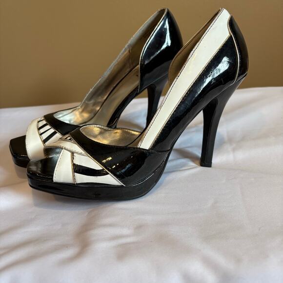 Spring Black and White Heels Open Toe Size 7.5 - Picture 3 of 7
